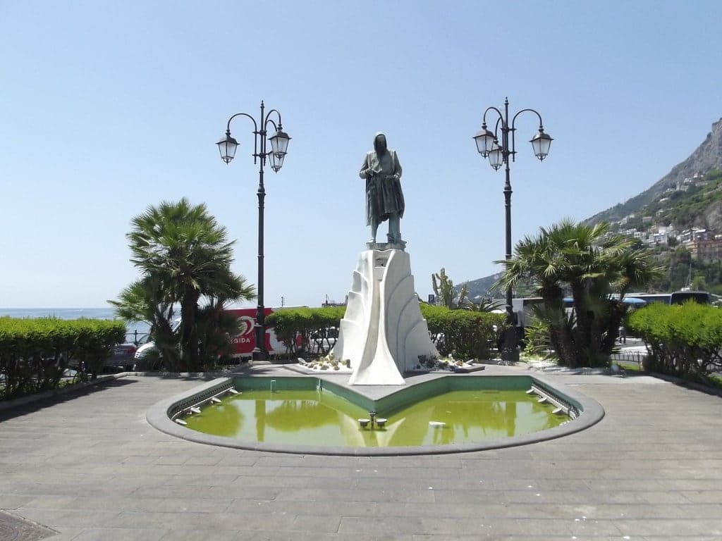 Piazza Flavio Gioia